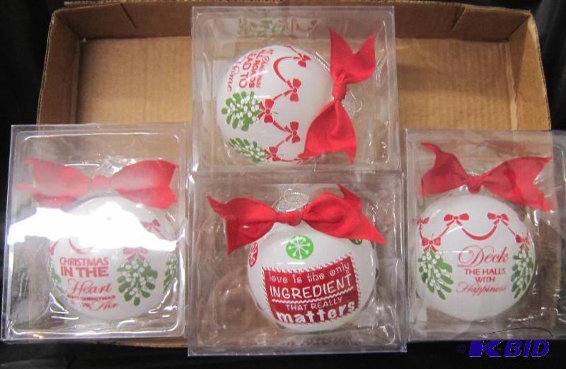 lot 430 image: Box Lot - 4 NEW Glass Ornaments