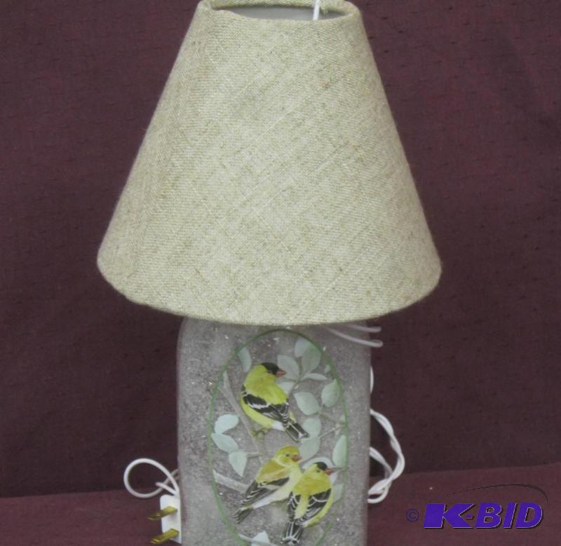 lot 435 image: NEW  Electric Lamp with Birds 11 Tall