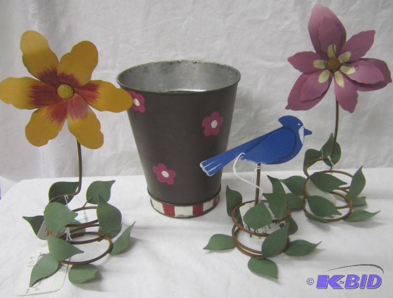 lot 449 image: NEW 3 Metal Floral Votive Holders and 1 Metal Flower Holder