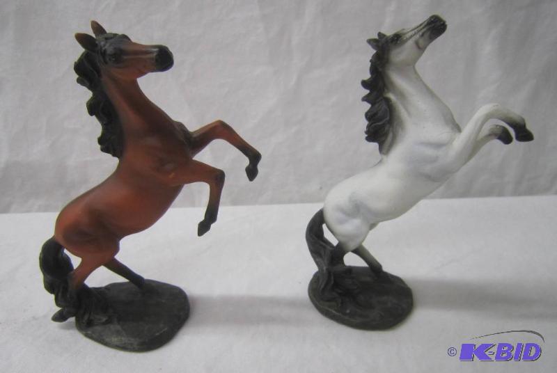 lot 460 image: Lot of 2 Horses
