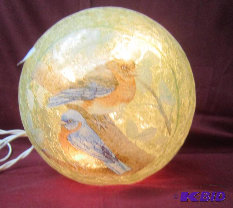 lot 478 image: NEW  6 High Lighted Electric Globe Lamp with Birds