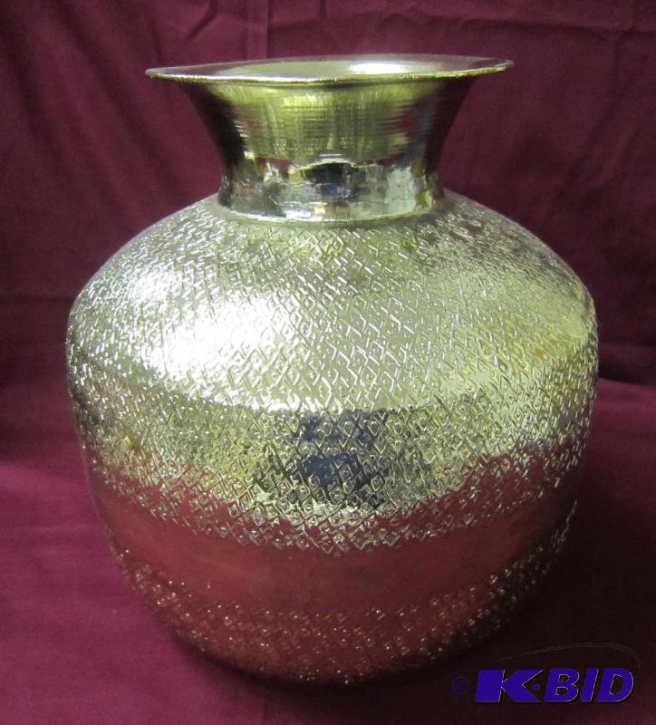 lot 488 image: Brass Vase 11 Height x 10 Wide
