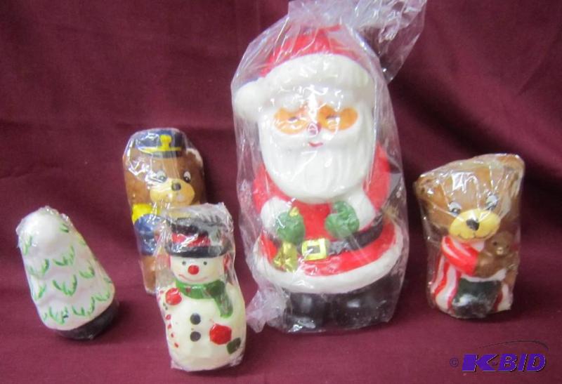 lot 501 image: COLLECTIBLE  Christmas Lot of Candles
