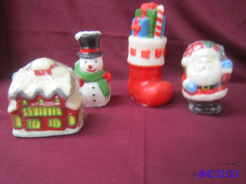 lot 502 image: COLLECTIBLE Christmas Lot of Candles