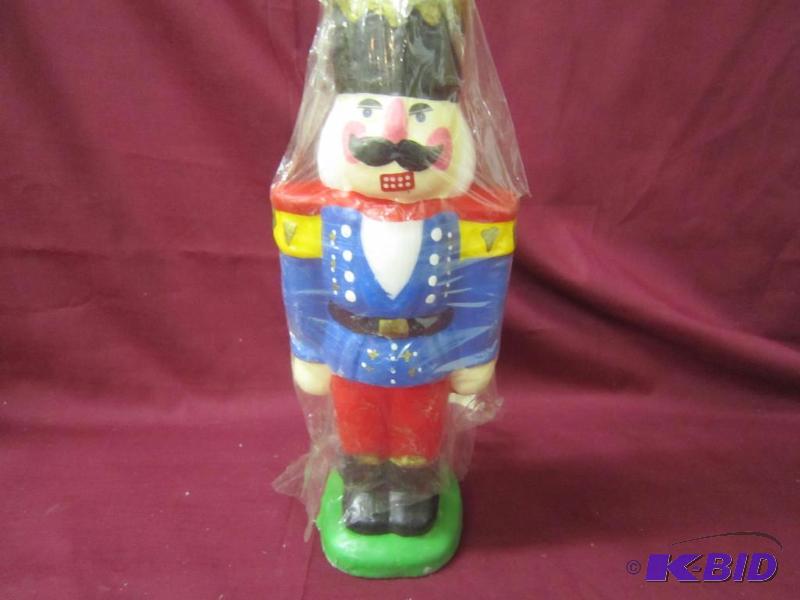lot 504 image: Vintage Christmas Candle