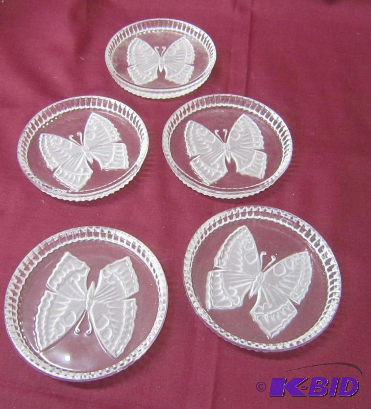 lot 521 image: 5 Butterfly Glass Coasters