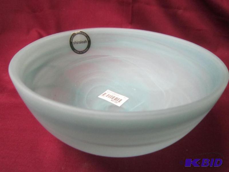 lot 522 image: Shiraleah 2 12 high x 5 12 Wide Blue Glass Bowl