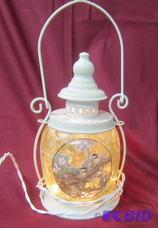 lot 526 image: NEW  12 High Lighted Electric Lamp Lantern with Bird