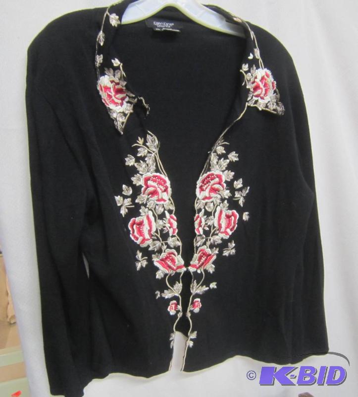 lot 528 image: Black Sweater Jacket with Flowers - Karen Kane