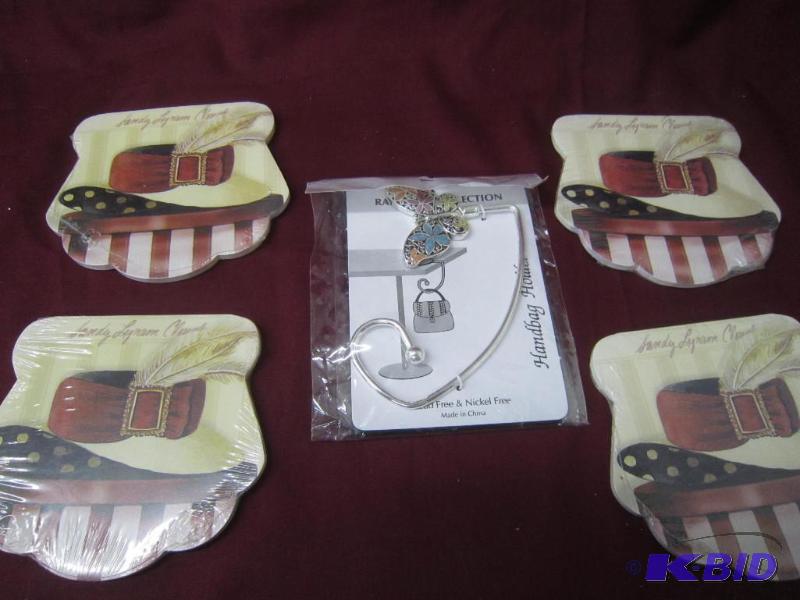 lot 544 image: BOX LOT - Notepads and Purse Hanger