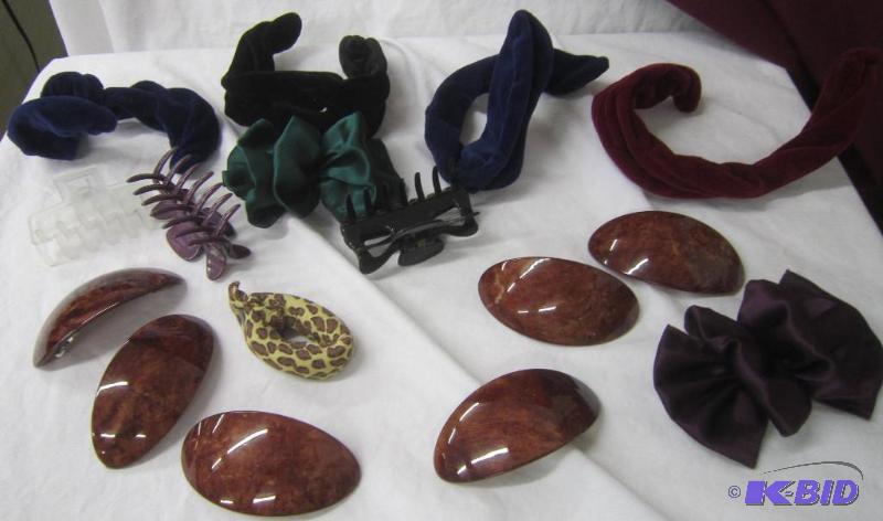 lot 550 image: Misc Lot of Hair pieces