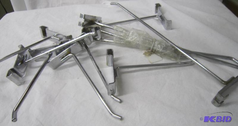 lot 551 image: Slat Board Peg Hangers