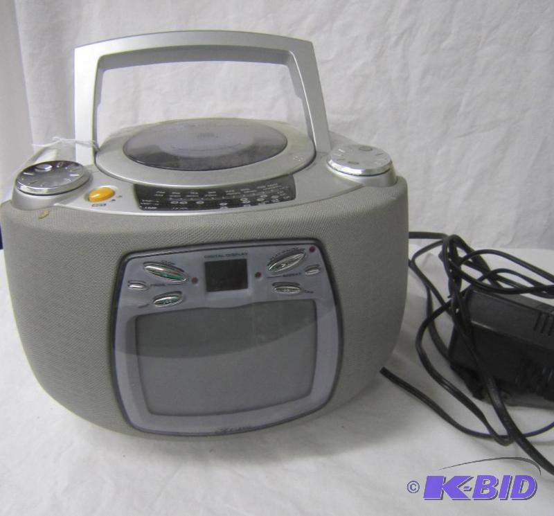 lot 554 image: Radio - GPX Portable CDTV - AMFM Stereo System 20 Track Programable Memory - WORKS