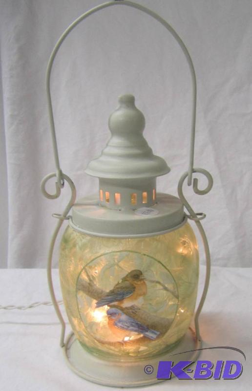 lot 559 image: NEW  12 High Lighted Electric Lamp Lantern with birds