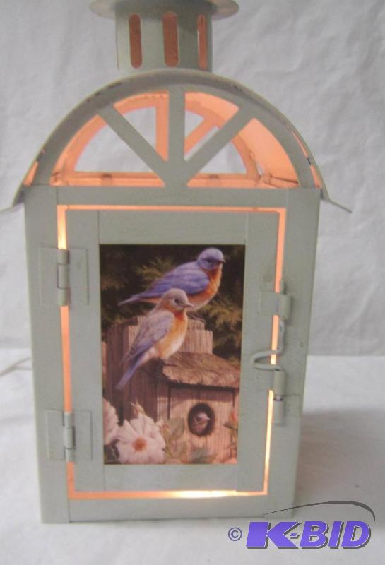 lot 561 image: NEW 8 High Lighted Electric Lamp Lantern with Birds