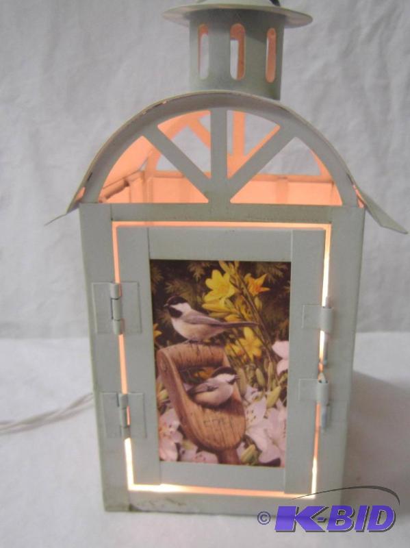 lot 567 image: NEW  8 High Lighted Electric Lamp with Birds