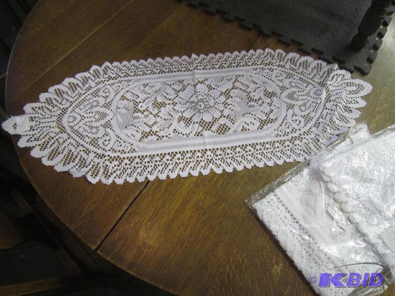 lot 579 image: 6 Brand New Lace Doilies
