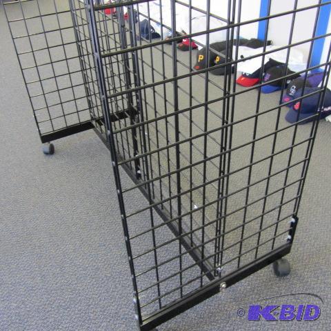 lot 25 image: Wire Grid Merchandisers