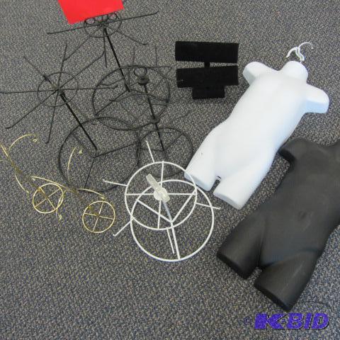 lot 33 image: Jewelry Display, Mannequins