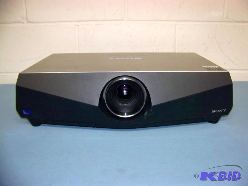 lot 14 image: Sony VPL-FX40, Digital Multimedia  Computer  Video Projector with HDMI Input