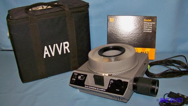 lot 49 image: Kodak, Ektagraphic III, 35mm Professional Slide Projector System with Lens, Remote and Travel Bag