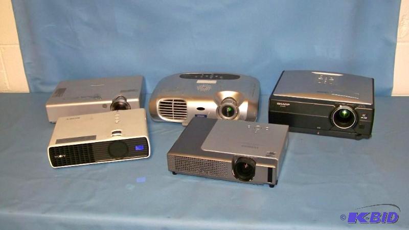 lot 53 image: (5) Digital, Multimedia Projectors for PARTS  REPAIR