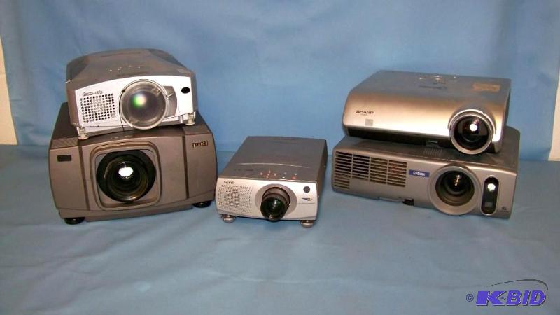lot 54 image: (5) Digital, Multimedia Projectors for PARTS  REPAIR