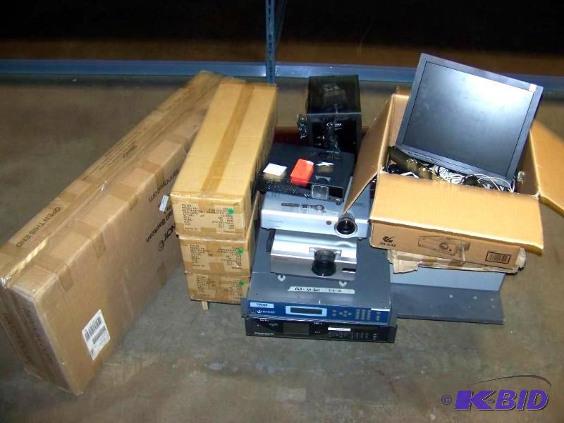 lot 81 image: PARTS  REPAIR Lot