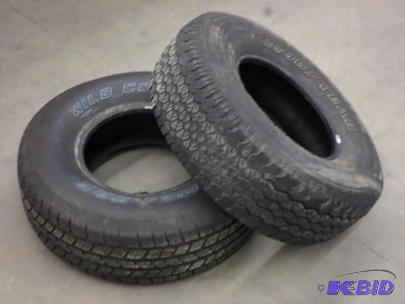 lot 52 image: (2) 2657515 Tires, Good Tread...