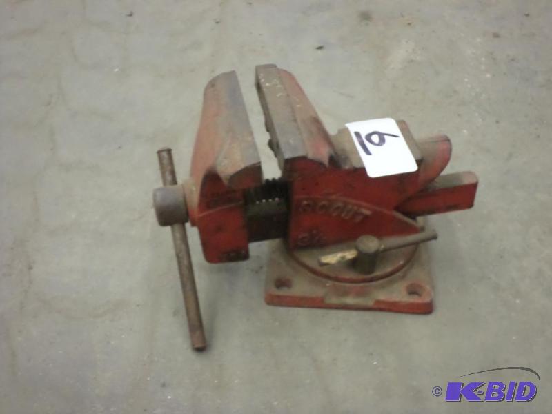 lot 6 image: Benchtop Vise With 3.5" Jaw...