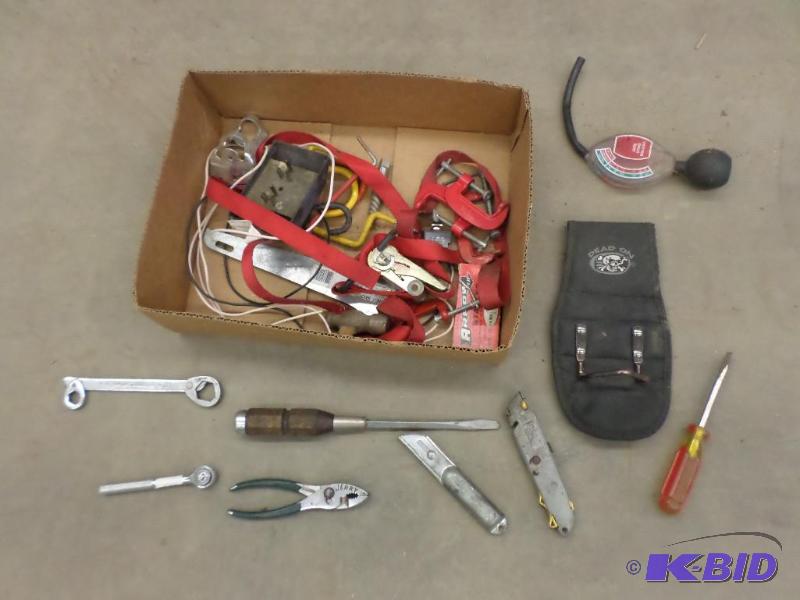 lot 68 image: Lot Of Misc Hand Tools & Etc...