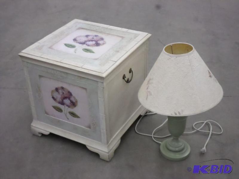 lot 72 image: 14&quotx14&quotx14" Wooden Box With Ta...