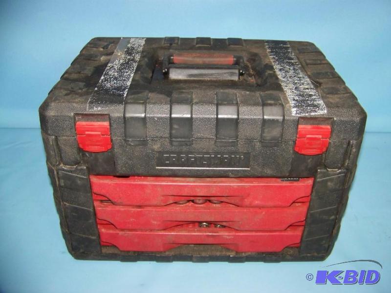 lot 19 image: Craftsman, Tool Box  Chest