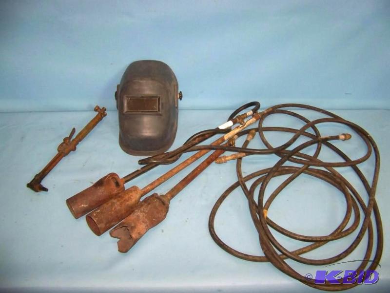 lot 33 image: Torch Tools and plastic Welding  Torch Mask