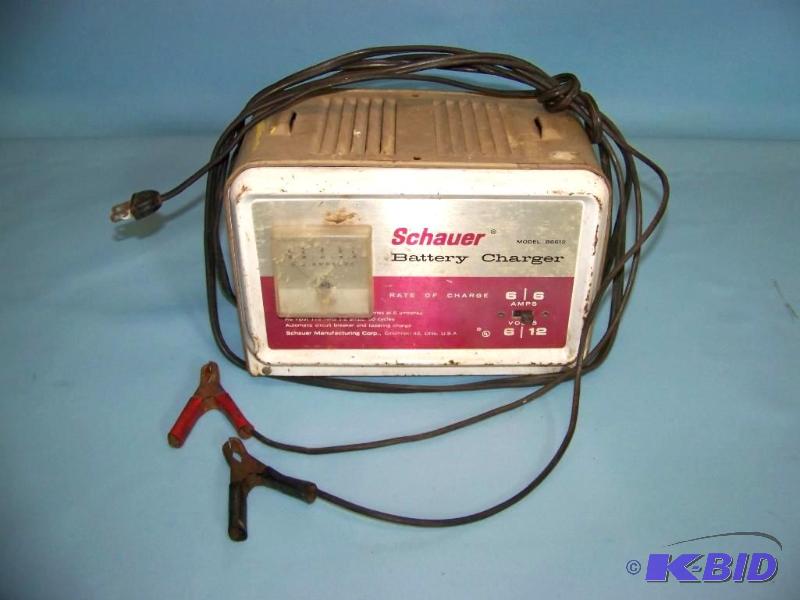 lot 42 image: Schauer, 6 AMP, Battery Charger