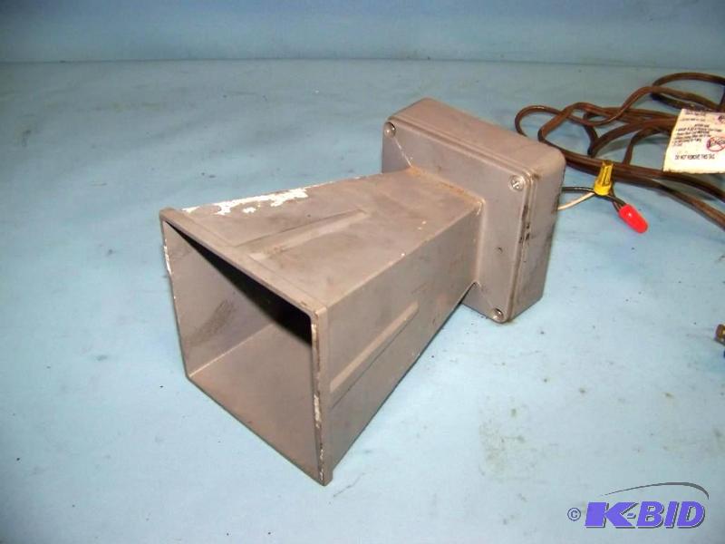 lot 48 image: LOUD Horn  Siren