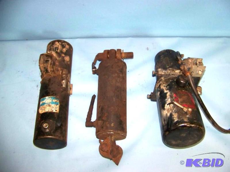 lot 49 image: (3) Hydraulic Pumps