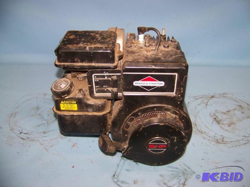 lot 55 image: Briggs and Stratton, 5 HP Engine  Motor