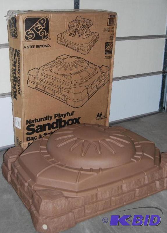 Step 2 Naturally Playful Sandbox, lid, holds ...