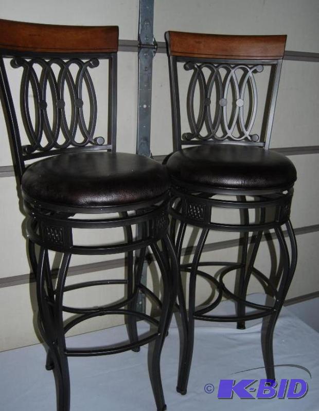 Pair of Hillsdale Swivel Bar Stools, 29, st...