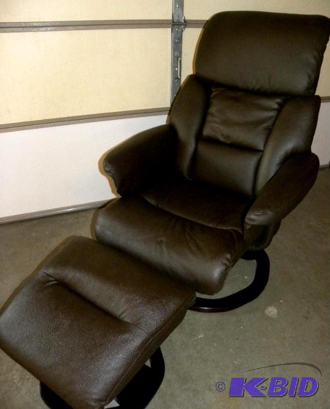 Genuine Leather Castlecreek Recliner with Ott...