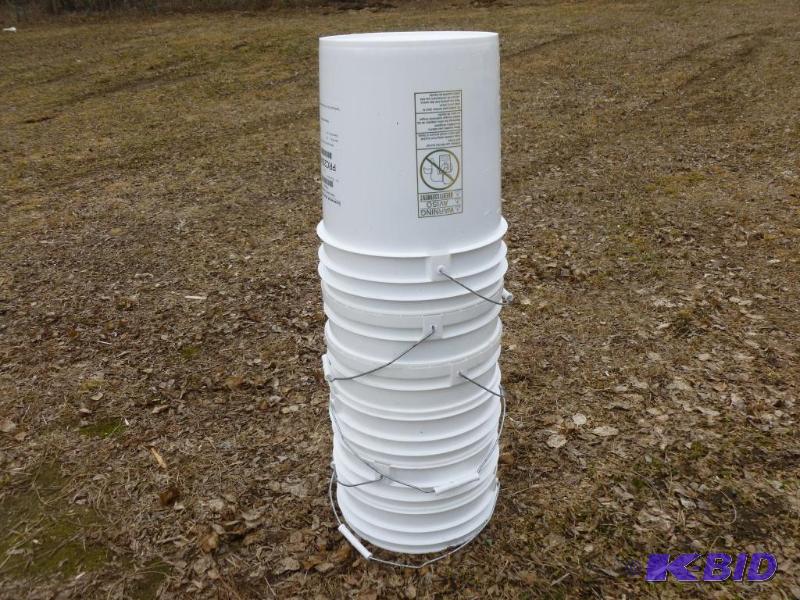 lot 107 image: Lot of six - 5 gallon food grade pails. ...