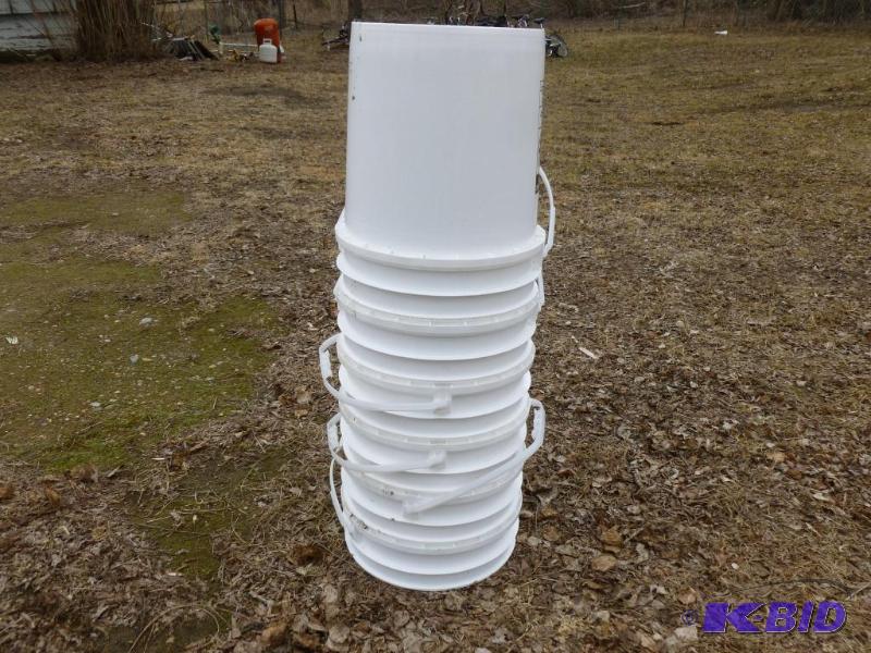 lot 108 image: Lot of six - 5 gallon food grade pails. ...