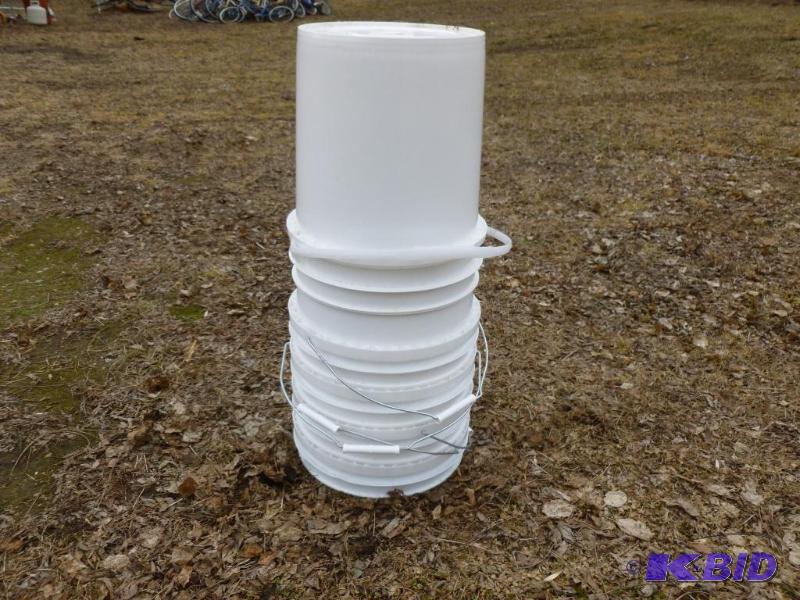 lot 109 image: Lot of four - 5 gallon food grade pails. ...