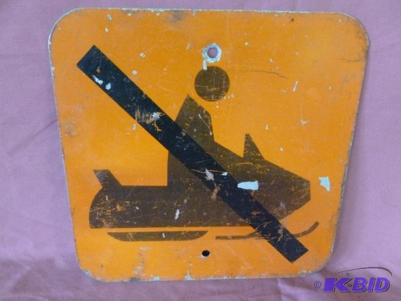 lot 114 image: Heavy gage metal trail sign that measures 12&...