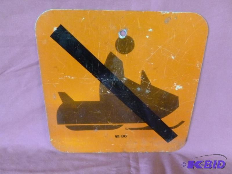 lot 119 image: Heavy gage metal trail sign that measures 12&...