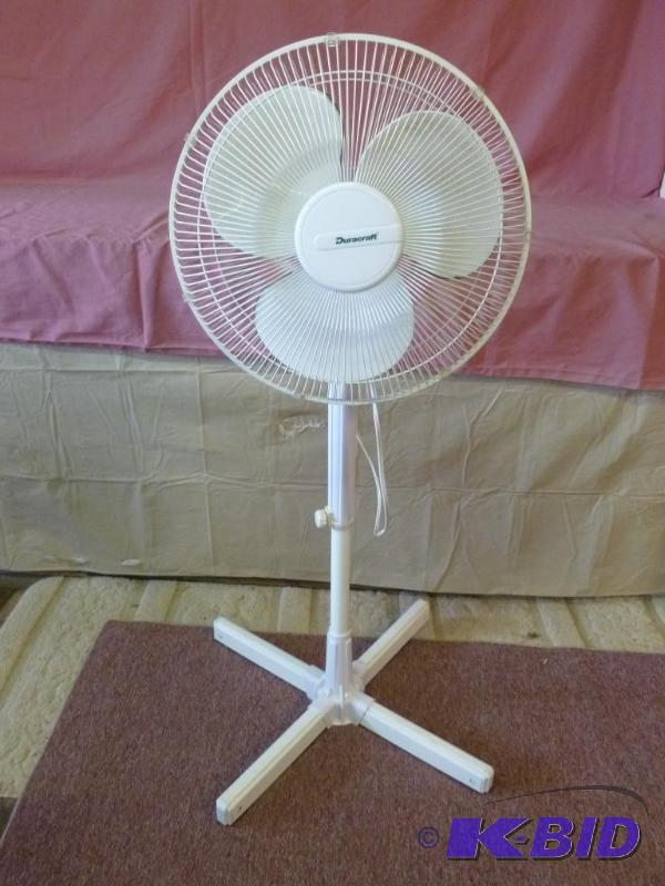 lot 134 image: Duracraft&nbsp16" three speed oscillati...