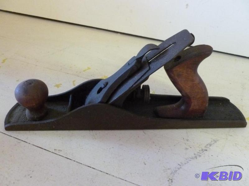 lot 145 image: Large vintage jack plane that measures 13 34...
