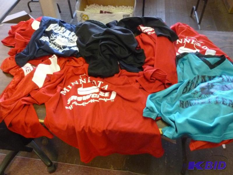 lot 150 image: Large lot of boys hockey practice jerseys, S...