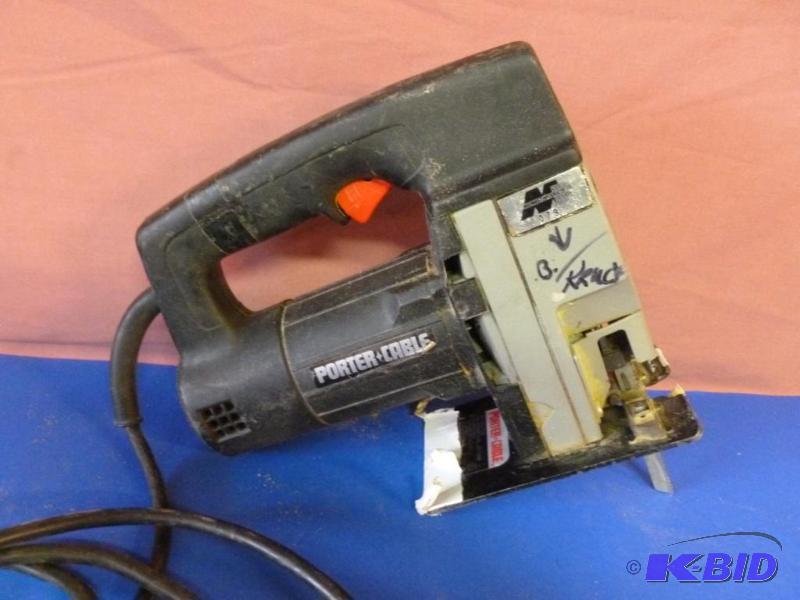 lot 29 image: Porter Cable Heavy Duty Industrial Jig Saw mo...